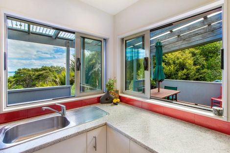 Photo of property in 59 Fairview Crescent, Omiha, Waiheke Island, 1081