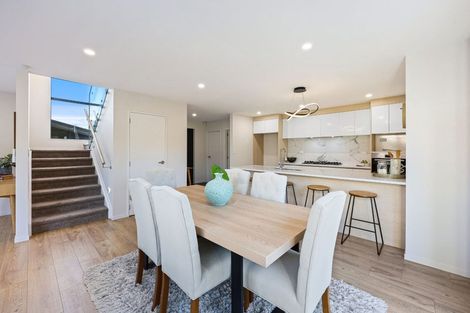 Photo of property in 33a Jillteresa Crescent, Half Moon Bay, Auckland, 2012