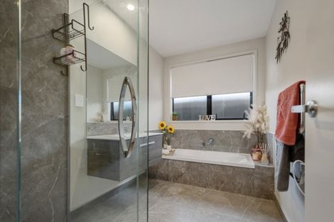 Photo of property in 54 Te Ranga Memorial Drive, Pyes Pa, Tauranga, 3112