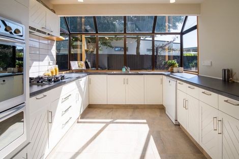 Photo of property in 105 Gardiners Road, Harewood, Christchurch, 8051