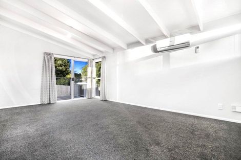 Photo of property in 5 Rondorlyn Place, Manurewa, Auckland, 2102