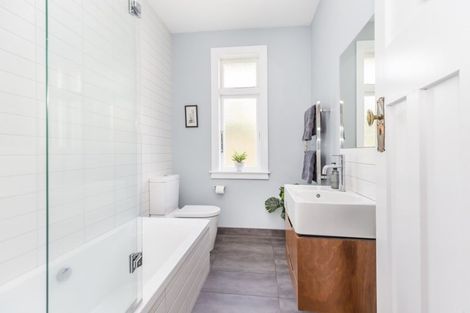 Photo of property in 60 Lonsdale Crescent, Rongotai, Wellington, 6022