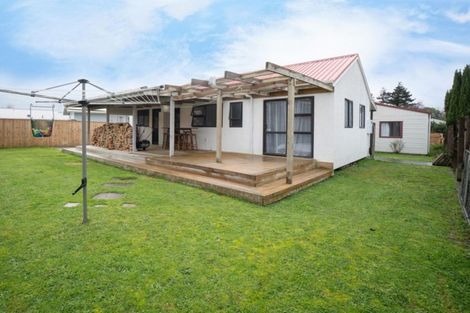 Photo of property in 26 Chatsworth Place, Highbury, Palmerston North, 4412