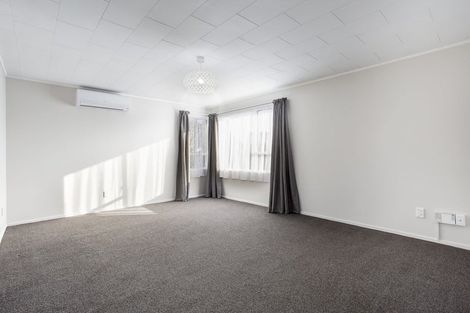 Photo of property in 42a Parakai Avenue, Parakai, 0830