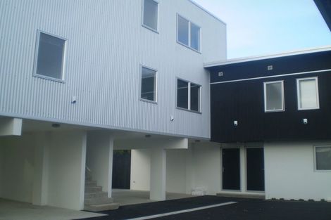 Photo of property in 4/6 Defoe Place, Waltham, Christchurch, 8023