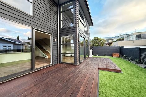 Photo of property in 30b Selwyn Road, Cockle Bay, Auckland, 2014