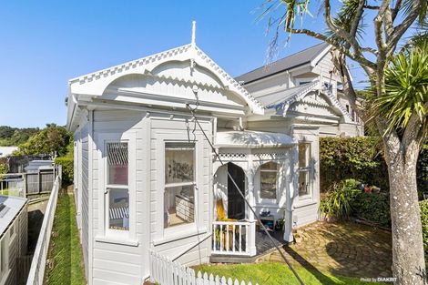 Photo of property in 7 Cam Street, Island Bay, Wellington, 6023