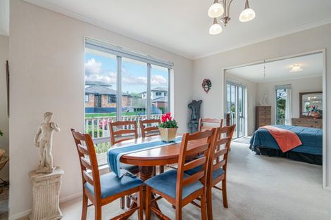 Photo of property in 37 Bradnor Meadows Drive, Swanson, Auckland, 0612