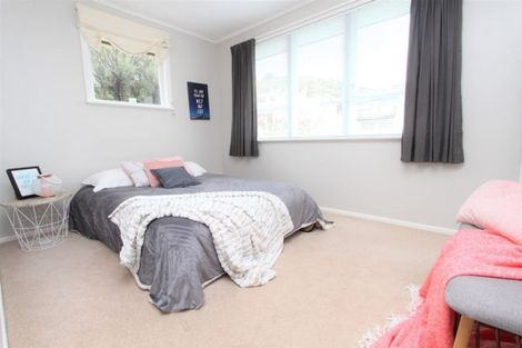Photo of property in 31 Sunnyview Drive, Brown Owl, Upper Hutt, 5018