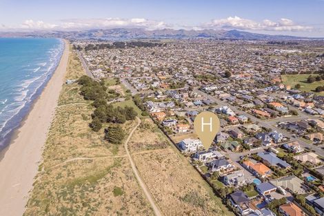 Photo of property in 14 Driftwood Lane, Waimairi Beach, Christchurch, 8083
