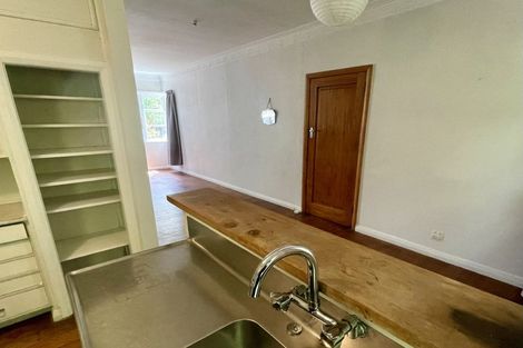 Photo of property in 27 Harland Street, Brooklyn, Wellington, 6021