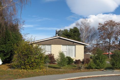 Photo of property in 1 Coleraine Street, Cromwell, 9310