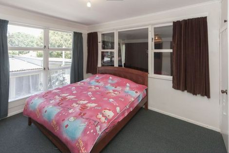 Photo of property in 24 Coniston Avenue, Te Atatu South, Auckland, 0610