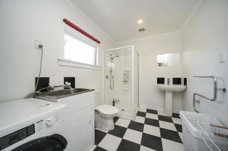 Photo of property in 84 Featherston Street, Takaro, Palmerston North, 4412