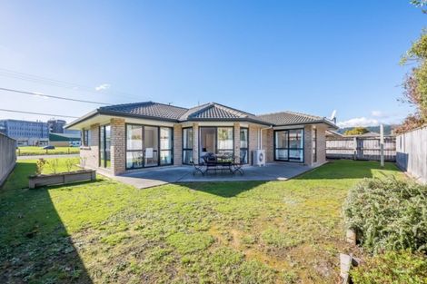 Photo of property in 24 Pinehill Crescent, Trentham, Upper Hutt, 5018