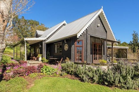 Photo of property in 202 Thompsons Track, Aongatete, 3178