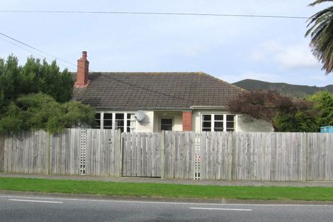 Photo of property in 111 Cambridge Terrace, Fairfield, Lower Hutt, 5011