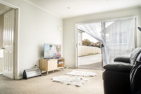 Photo of property in 12 Kohinoor Avenue, Mangere, Auckland, 2022