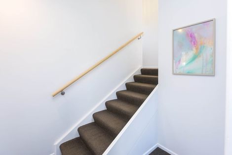 Photo of property in 15 Edelweiss Grove, Timberlea, Upper Hutt, 5018