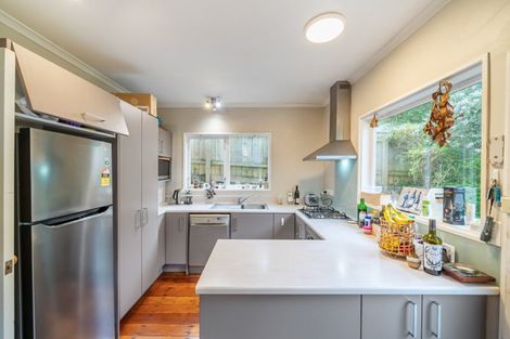 Photo of property in 62 Tio Tio Road, Miramar, Wellington, 6022