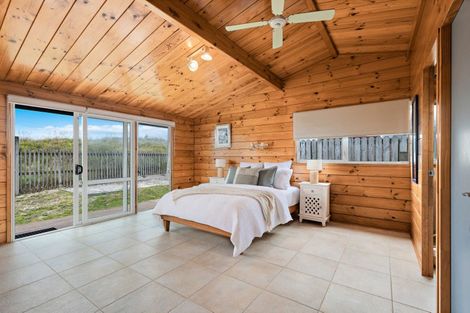 Photo of property in 15 Ruby Cove, Omaha, 0986