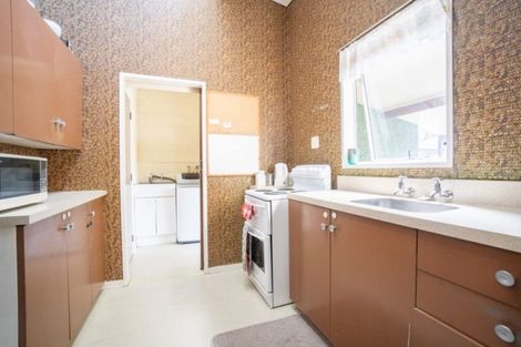 Photo of property in 2-4 Westmere Place, Takaro, Palmerston North, 4412