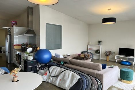 Photo of property in 1/25 Home Street, Mount Victoria, Wellington, 6011