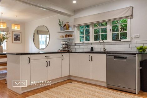 Photo of property in 4 Elmslie Road, Pinehaven, Upper Hutt, 5019