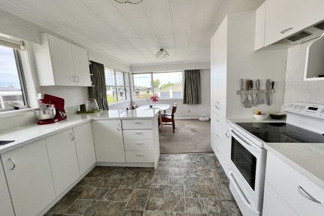 Photo of property in 32 Kildare Drive, Waikiwi, Invercargill, 9810