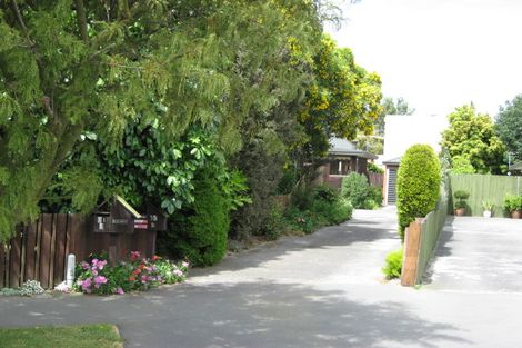 Photo of property in 1/11 Gatonby Place, Avonhead, Christchurch, 8042