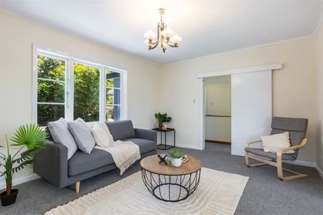 Photo of property in 9 Tainui Terrace, Tawa, Wellington, 5028