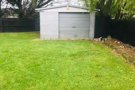 Photo of property in 20 Pukeroa Place, Papakura, 2110