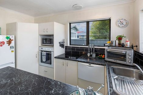 Photo of property in 56 Queen Street West, Levin, 5510