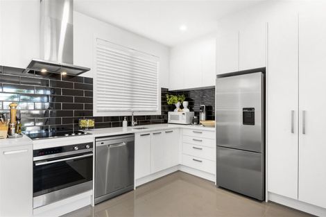 Photo of property in 6/50 Ocean View Road, Northcote, Auckland, 0627