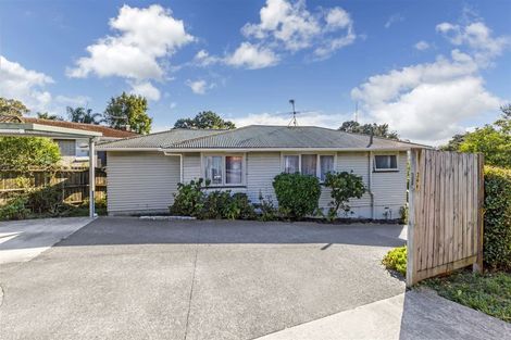 Photo of property in 399 Wairau Road, Totara Vale, Auckland, 0629