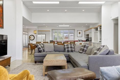 Photo of property in 8 Kuiwai Drive, Rainbow Point, Taupo, 3330