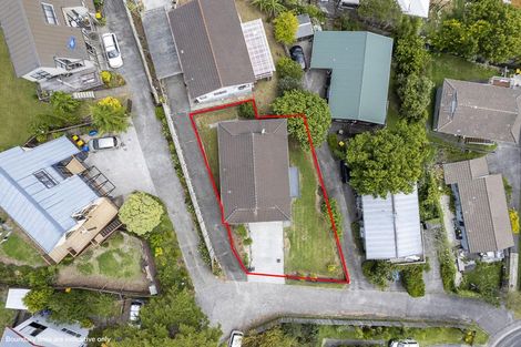 Photo of property in 1/19 Exeter Place, Unsworth Heights, Auckland, 0632