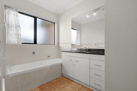 Photo of property in 32 Eastland Road, Flat Bush, Auckland, 2019