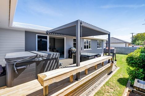 Photo of property in 132 Govett Avenue, Frankleigh Park, New Plymouth, 4310