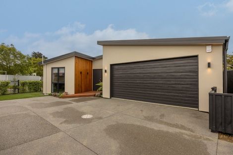 Photo of property in 16 Coupling Close, Prebbleton, 7604