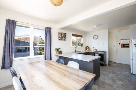 Photo of property in 131 Seaview Road, Westown, New Plymouth, 4310