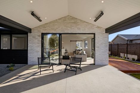 Photo of property in 14 Hugo Shaw Drive, Cambridge, 3434