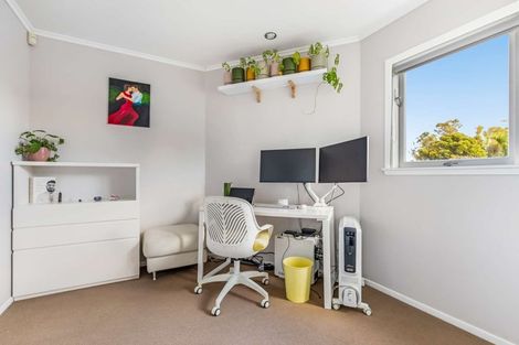 Photo of property in 121 Vipond Road, Stanmore Bay, Whangaparaoa, 0932