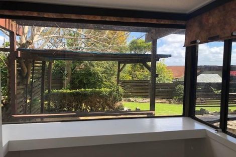 Photo of property in 57 Highland Park Drive, Highland Park, Auckland, 2010