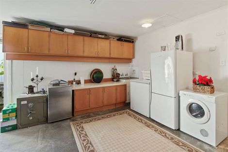 Photo of property in 107 Torkar Road, Clarks Beach, 2122