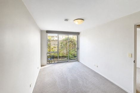 Photo of property in Bay Palms Apartments, 2a/30 Bute Road, Browns Bay, Auckland, 0630