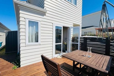 Photo of property in 71 Divide Loop, Takanini, 2112