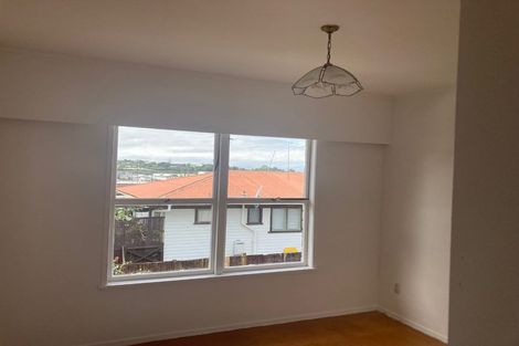 Photo of property in 2/176 Archers Road, Glenfield, Auckland, 0629
