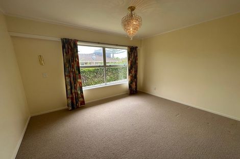 Photo of property in 37 Knightsbridge Drive, Forrest Hill, Auckland, 0620