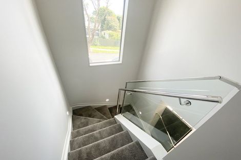 Photo of property in 7b La Trobe Street, Pakuranga Heights, Auckland, 2010